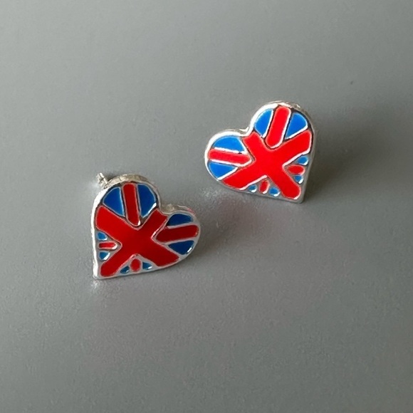 Sterling Silver England Flag Heart Studs - Picture 3 of 16